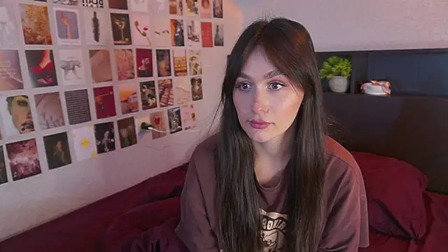 itssophiie online show from September 2025 12:05:02 PM