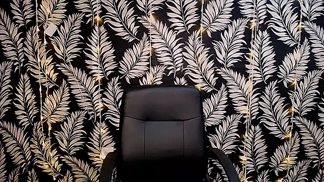 Snapshot of Olivia_playful chatting on January 2025 03:33:01 PM Olivia playful online show from January 2025 03:33:01 PM