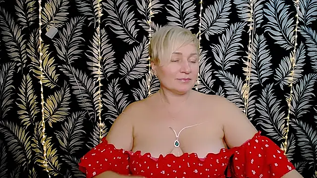 Snapshot of Olivia_playful chatting on February 2025 03:39:02 PM Olivia playful online show from February 2025 03:39:02 PM