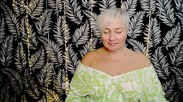 Snapshot of Olivia_playful chatting on October 2025 12:22:02 PM Olivia playful online show from October 2025 12:22:02 PM