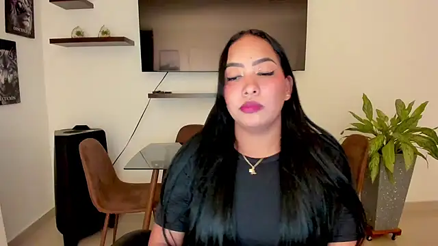 brunetenikole02 online show from September 2025 02:26:01 AM