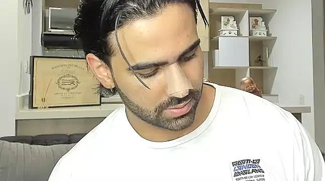 Snapshot of BradleySmithx chatting on December 2024 01:03:02 AM BradleySmithx online show from December 2024 01:03:02 AM