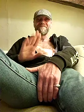 Snapshot of eddouxxx78 chatting on February 2025 07:16:02 PM eddouxxx78 online show from February 2025 07:16:02 PM