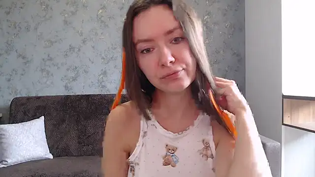 Snapshot of ___Emily___ chatting on October 2025 10:02:02 AM    Emily    online show from October 2025 10:02:02 AM