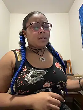 lunaxbat online show from December 2025 06:33:01 AM