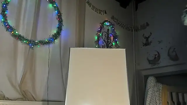 Snapshot of Lola_Belgium chatting on December 2024 02:17:02 PM Lola Belgium online show from December 2024 02:17:02 PM