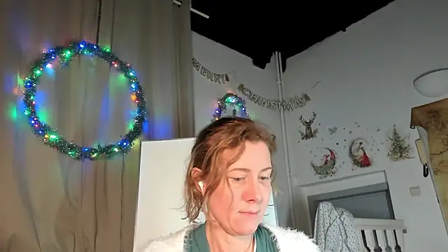 Snapshot of Lola_Belgium chatting on January 2025 05:37:01 PM Lola Belgium online show from January 2025 05:37:01 PM