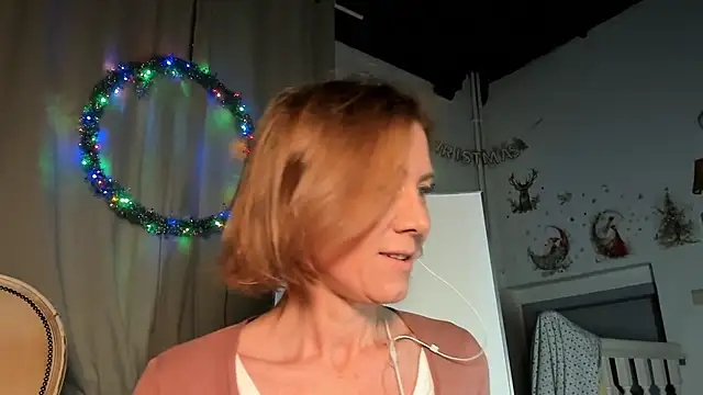 Snapshot of Lola_Belgium chatting on January 2025 06:34:02 PM Lola Belgium online show from January 2025 06:34:02 PM