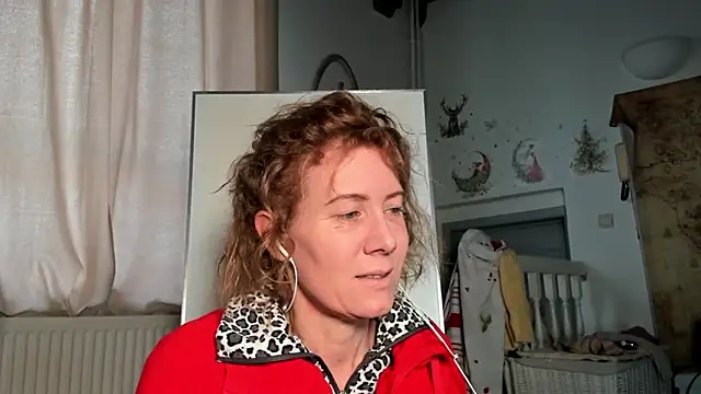 Snapshot of Lola_Belgium chatting on February 2025 03:10:02 PM Lola Belgium online show from February 2025 03:10:02 PM
