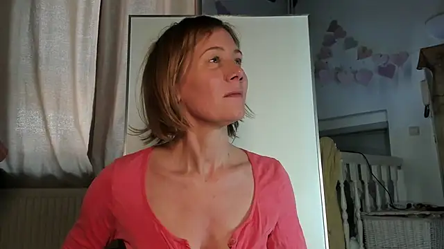 Snapshot of Lola_Belgium chatting on March 2025 02:00:01 PM Lola Belgium online show from March 2025 02:00:01 PM