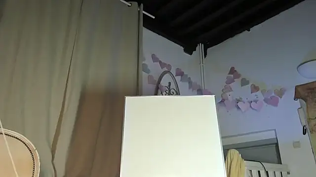 Snapshot of Lola_Belgium chatting on March 2025 08:11:01 PM Lola Belgium online show from March 2025 08:11:01 PM