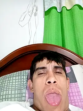 Snapshot of LarryCapija chatting on October 2025 04:23:02 AM LarryCapija online show from October 2025 04:23:02 AM