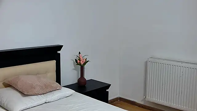 Sierra Halle online show from March 2025 08:49:01 PM