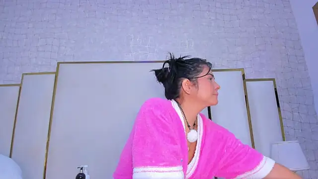 paola rodriguez online show from January 2026 11:48:02 AM