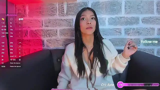 LauraAristizabal online show from December 2024 04:36:01 PM
