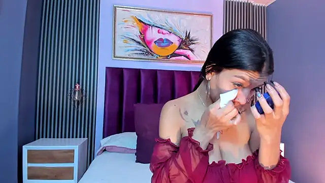 LauraAristizabal online show from December 2024 01:53:02 PM