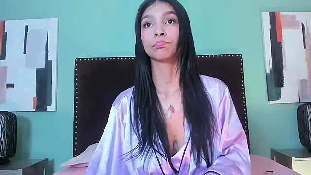 LauraAristizabal online show from December 2024 05:37:02 PM