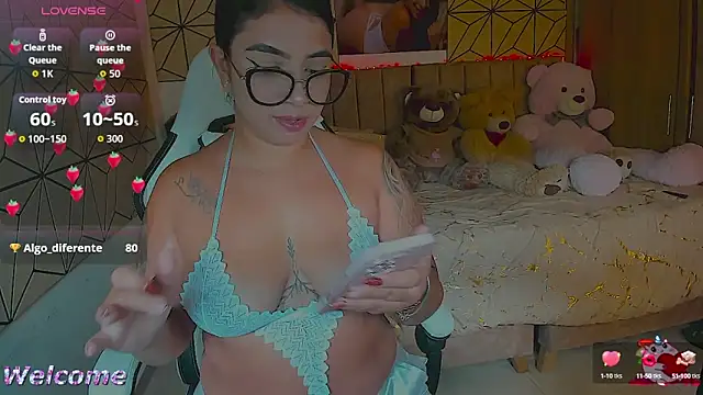 vane lopez  online show from October 2025 05:54:02 PM