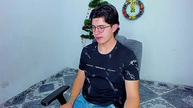 Snapshot of patrik_027 chatting on December 2024 09:02:01 PM patrik 027 online show from December 2024 09:02:01 PM