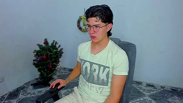 Snapshot of patrik_027 chatting on December 2024 01:39:01 PM patrik 027 online show from December 2024 01:39:01 PM