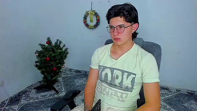 Snapshot of patrik_027 chatting on December 2024 09:15:01 PM patrik 027 online show from December 2024 09:15:01 PM