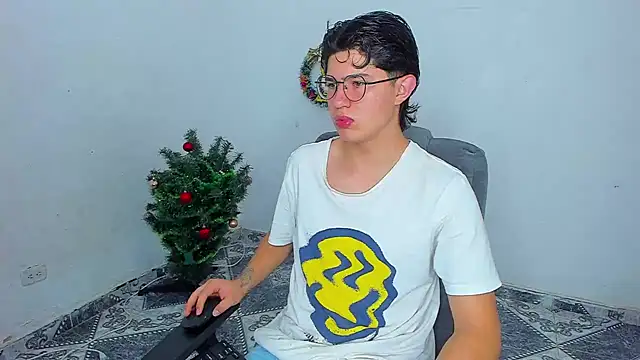 Snapshot of patrik_027 chatting on December 2024 01:34:02 PM patrik 027 online show from December 2024 01:34:02 PM