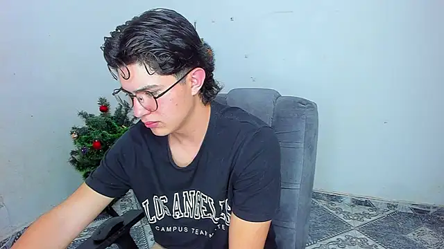 Snapshot of patrik_027 chatting on December 2024 07:28:02 PM patrik 027 online show from December 2024 07:28:02 PM