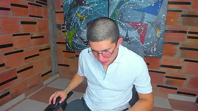 Snapshot of patrik_027 chatting on January 2025 06:23:01 PM patrik 027 online show from January 2025 06:23:01 PM