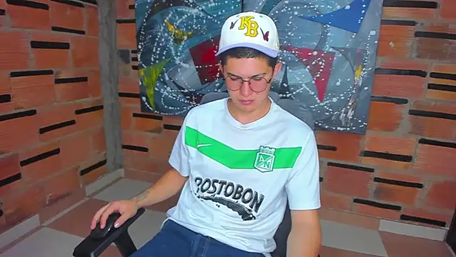 Snapshot of patrik_027 chatting on January 2025 02:33:02 PM patrik 027 online show from January 2025 02:33:02 PM