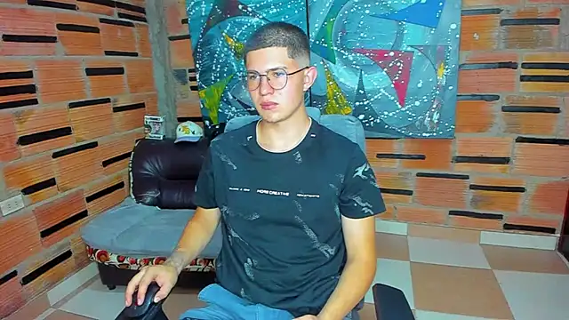 Snapshot of patrik_027 chatting on January 2025 08:00:01 PM patrik 027 online show from January 2025 08:00:01 PM