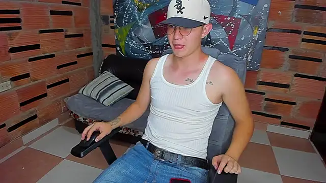 Snapshot of patrik_027 chatting on February 2025 10:10:02 PM patrik 027 online show from February 2025 10:10:02 PM