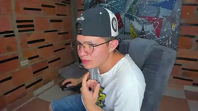 Snapshot of patrik_027 chatting on February 2025 05:21:02 PM patrik 027 online show from February 2025 05:21:02 PM