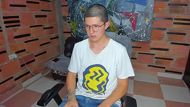 Snapshot of patrik_027 chatting on February 2025 09:30:01 PM patrik 027 online show from February 2025 09:30:01 PM