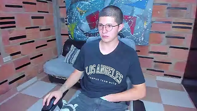 Snapshot of patrik_027 chatting on February 2025 08:41:02 PM patrik 027 online show from February 2025 08:41:02 PM