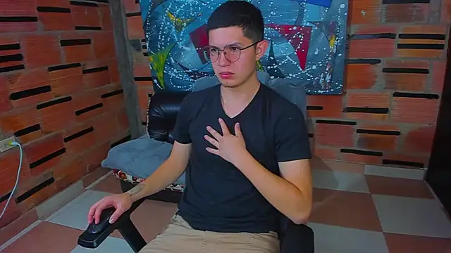 Snapshot of patrik_027 chatting on March 2025 07:53:01 PM patrik 027 online show from March 2025 07:53:01 PM