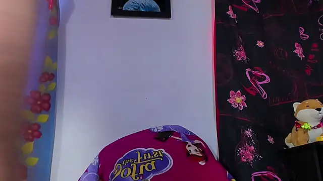 Snapshot of damn_fox chatting on November 2025 04:07:02 PM damn fox online show from November 2025 04:07:02 PM