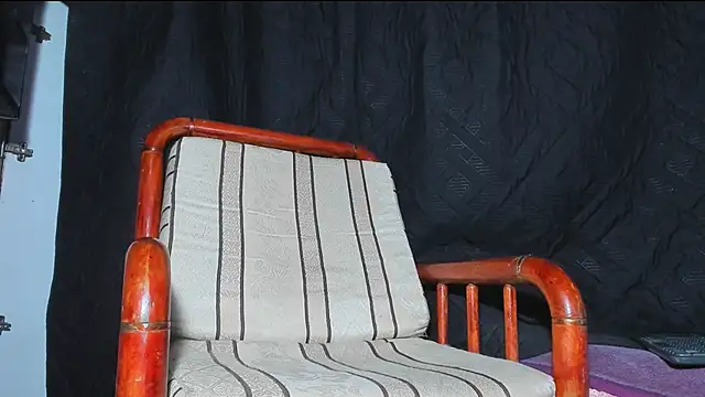 Snapshot of damn_fox chatting on February 2026 02:15:02 AM damn fox online show from February 2026 02:15:02 AM