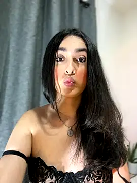 Snapshot of MiahWindsor chatting on October 2025 04:46:02 AM MiahWindsor online show from October 2025 04:46:02 AM