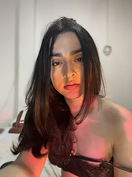 Snapshot of MiahWindsor chatting on November 2025 02:32:02 AM MiahWindsor online show from November 2025 02:32:02 AM