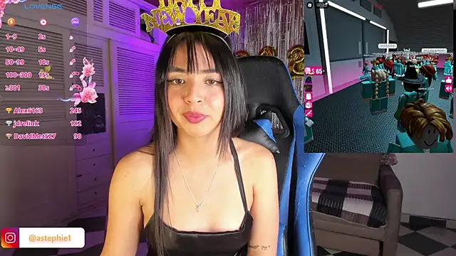 Snapshot of Miss_Nicole chatting on January 2025 03:34:02 AM Miss Nicole online show from January 2025 03:34:02 AM