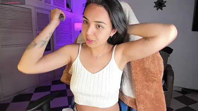 Snapshot of Miss_Nicole chatting on January 2025 01:32:01 AM Miss Nicole online show from January 2025 01:32:01 AM