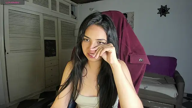 Snapshot of Miss_Nicole chatting on January 2025 01:58:01 AM Miss Nicole online show from January 2025 01:58:01 AM