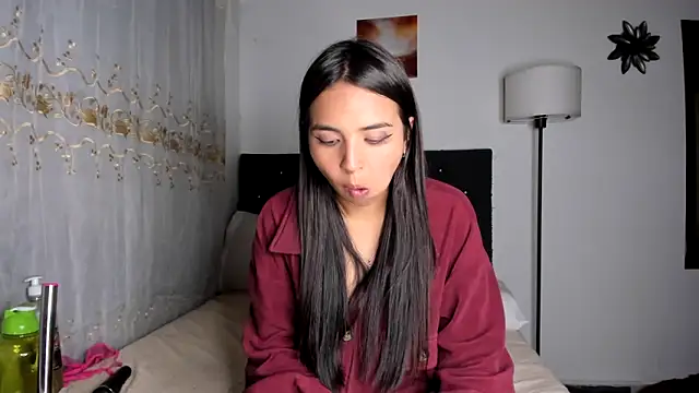 Snapshot of Miss_Nicole chatting on February 2025 05:18:02 AM Miss Nicole online show from February 2025 05:18:02 AM
