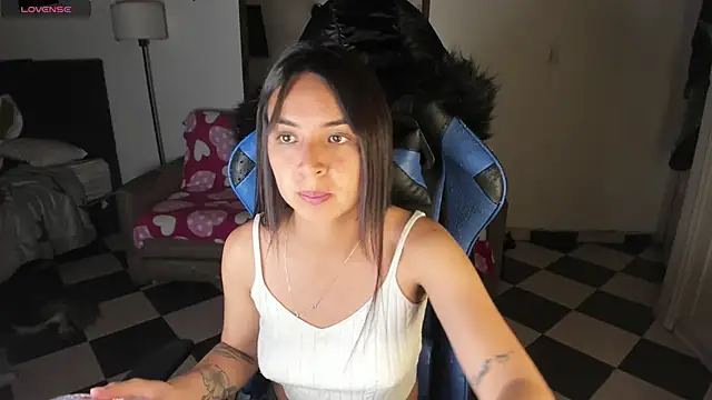 Snapshot of Miss_Nicole chatting on March 2025 02:25:02 AM Miss Nicole online show from March 2025 02:25:02 AM