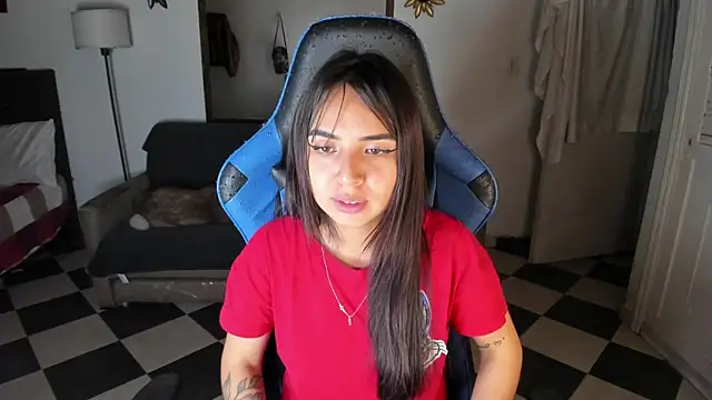 Snapshot of Miss_Nicole chatting on March 2025 04:43:01 AM Miss Nicole online show from March 2025 04:43:01 AM