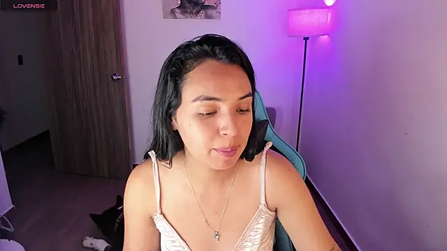 Miss Nicole online show from March 2026 07:17:01 PM