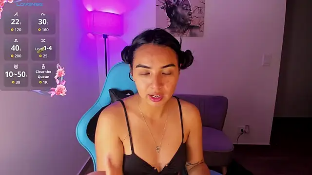 Miss Nicole online show from April 2026 06:32:02 PM