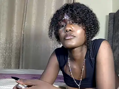 HarlotyQueen online show from November 2025 08:35:01 AM