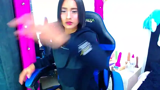 Jenng18 online show from April 2026 07:56:01 AM