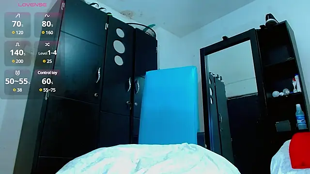 Snapshot of isuckmyselfxxx_420 chatting on March 2025 12:01:02 PM isuckmyselfxxx 420 online show from March 2025 12:01:02 PM